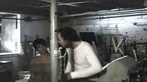 ලව්ලි බේබ් ටීන් වෙබ් කැමරාව මත ස්වයං වින්දනයේ යෙදෙයි