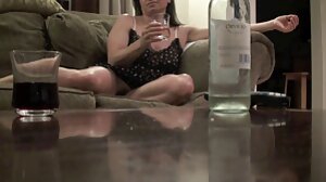 ආධුනික බිරිඳ බ්ලූජොබ් සහ ගිල දමන්න