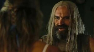 නාඩියාගේ පවුලේ සම්ප්‍රදායේ ආරම්භය ආරම්භ වන්නේ ඇයගේ 18 වැනි උපන්දිනයේදීය