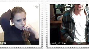 යට ඇඳුම් ඇඳ සිටින කුඩම්මා ඇගේ අං ඇති සුළු පුතුට පොළඹවා දෙයි