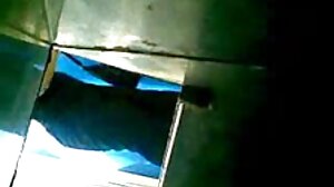 නව යොවුන් වියේ ස්වයං වින්දනයේ යෙදෙමින් දිගු ඩෝං පදින්න