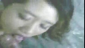 ලෙස්බියන් මිල්ෆ් ඇඟිලි ගැසීමේ යෞවනයා