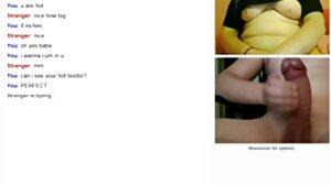 POV හි ඇති දැවැන්ත තන පුඩු සහිත පරිණත ලා දුඹුරු