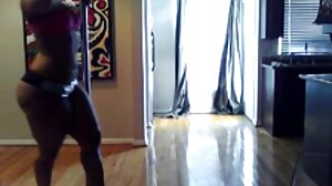 කිංකි ගුද ගණිකාව ඇගේ අපතයා සෙල්ලම් කරයි