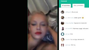 ලැටිනා බබෙක් වැසිකිළියක් මත කලිසමකින් ඇගේ පුක පුරවයි