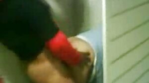 මුව ජිස් කරන ලද milf blonde විශාල තන පුඩු මත කැක්කුම ලබා ගනී