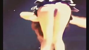 වෛද්‍යවරයා ඔහුගේ සායනයේදී ජපන් කාන්තාවකට සම්පූර්ණ පරීක්ෂාවක් ලබා දෙයි