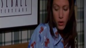 ලෙස්බියන් යොවුන් වියේ ස්ට්‍රැපන් කුකුළා පදියි