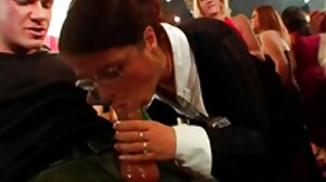 Lusty MILF සහ ලස්සන යොවුන් පුදුම ත්‍රිපුද්ගල සැසිය