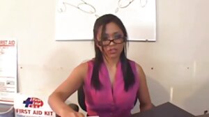 Hottie ගුද මාර්ගයෙන් පසු බූරුවා ක්‍රීම්පිඩ් වෙයි