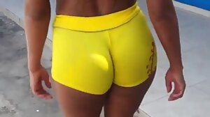 ජපන් ඇනිමෙ පාසල් සිසුවියක් ඇගේ තනපට මිරිකමින් ක්ලිටෝරිස් ඇඟිලි ගසයි