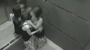 මිල්ෆ් ශුක්‍රාණු උරා බොන මුහුණ සහ තනපුඩු ලබා ගනී