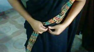 MILF latina මුදල් හුවමාරු කිරීමේදී නිරුවත් පින්තූරයක් ගැනීමට එකඟ වේ