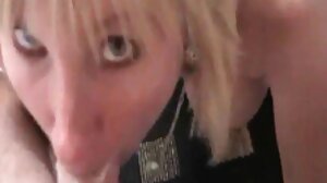 Ike ඔහුගේ ස්ටෙප්සිස් අල්ලා ගනී, ඇයව කෙලවා ගැනීමට අවශ්‍ය විය